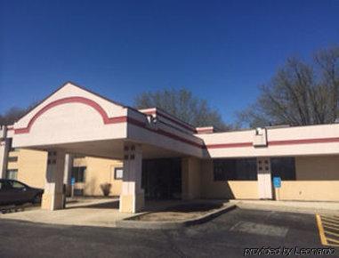 Super 8 by Wyndham Logansport Motel Eksteriør billede